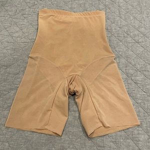 Honeylove SuperPower Short in Sand size medium